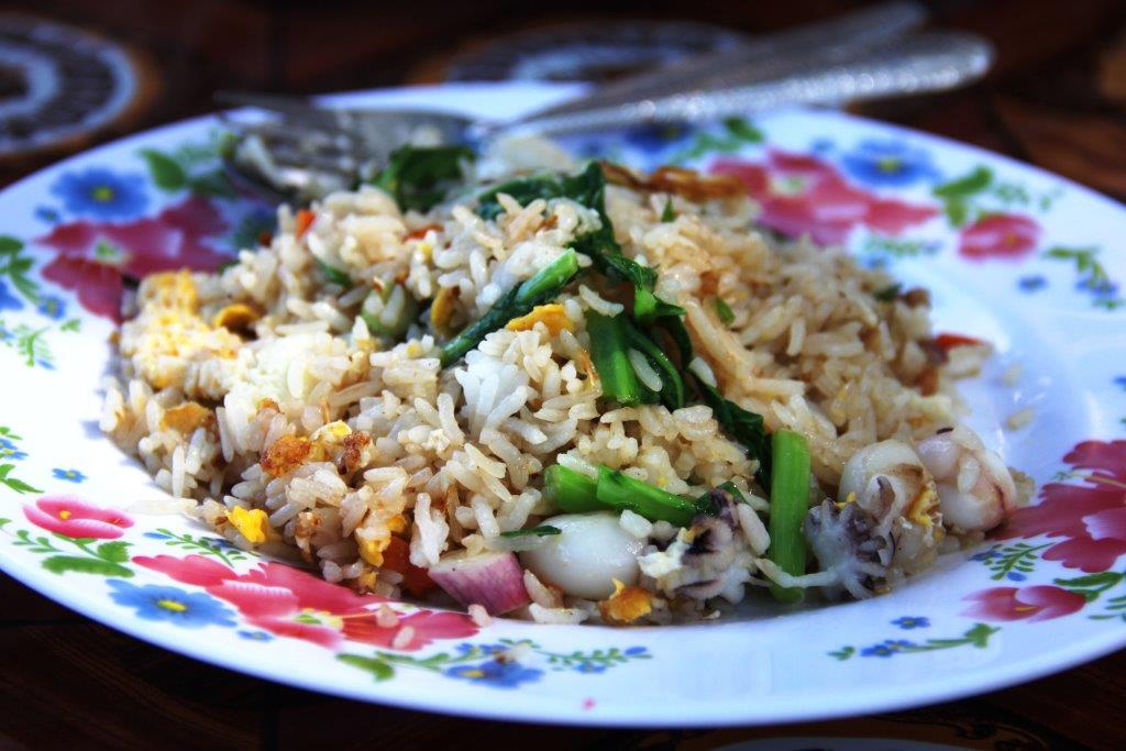 sült rizs tintahallal (1)