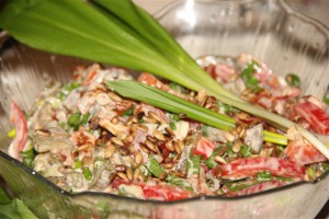 medvehagymas-salata--kovaszos-uborkaval.jpg
